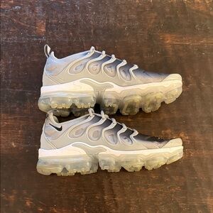 Nike VaporMax Plus in Gray and White